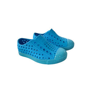 Native Jefferson Bloom Speckled Blue Rubber Slip-On Sneakers Size 4 (Baby)
